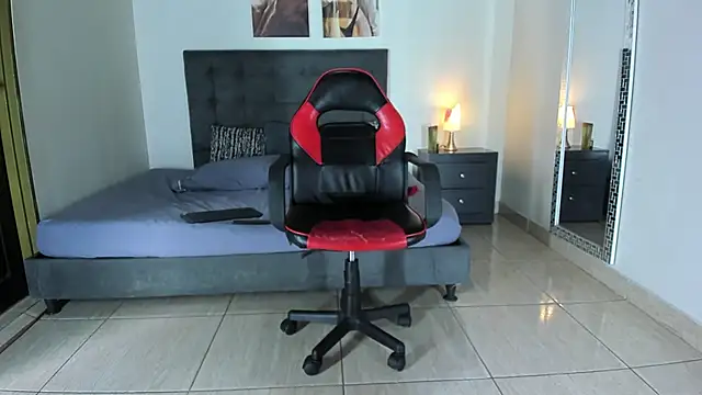 MarilynDavies online show from January 24, 9:47 pm