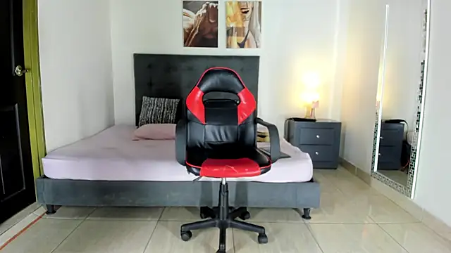 MarilynDavies online show from February 9, 11:25 pm