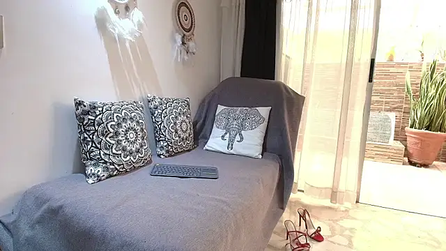 MarilynDavies online show from March 14, 3:47 pm