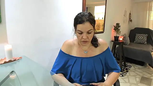 MarilynDavies online show from October 16, 9:27 pm