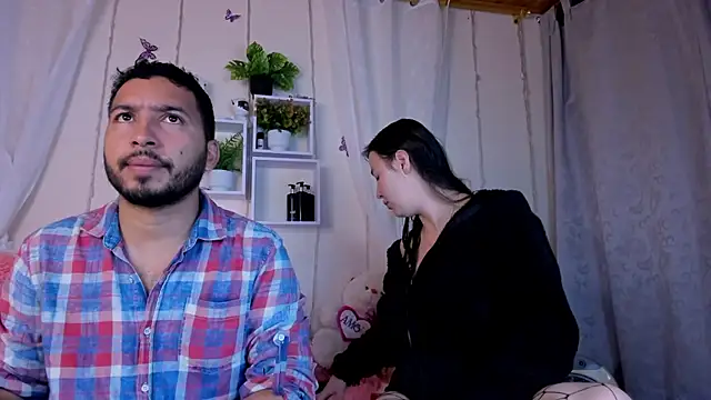 Idara and Edahi01 online show from January 28, 1:08 am