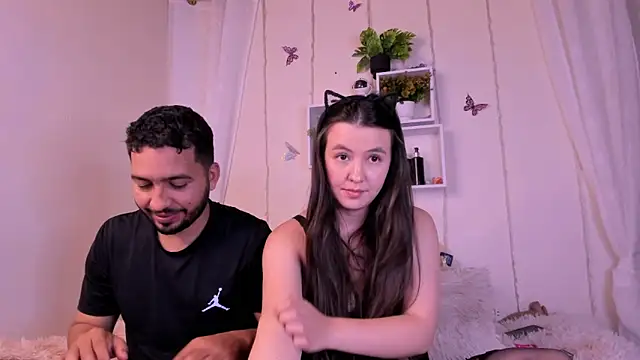 Idara and Edahi01 online show from February 22, 1:44 am