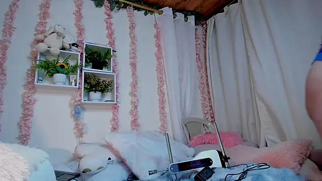 Snapshot of Idara_and_Edahi01 chatting on October 15, 7:47 pm Idara and Edahi01 online show from October 15, 7:47 pm