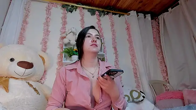 Snapshot of Idara_and_Edahi01 chatting on October 17, 12:47 am Idara and Edahi01 online show from October 17, 12:47 am