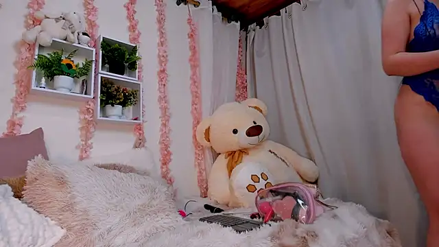 Snapshot of Idara_and_Edahi01 chatting on November 6, 3:13 pm Idara and Edahi01 online show from November 6, 3:13 pm