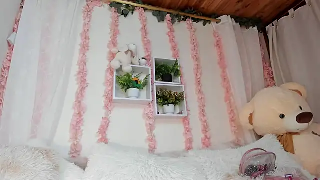 Snapshot of Idara_and_Edahi01 chatting on November 21, 3:44 pm Idara and Edahi01 online show from November 21, 3:44 pm