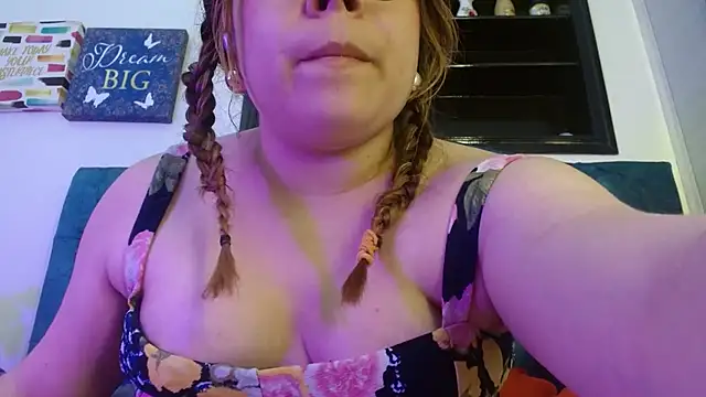 EmmaCoxx online show from January 19, 4:01 am