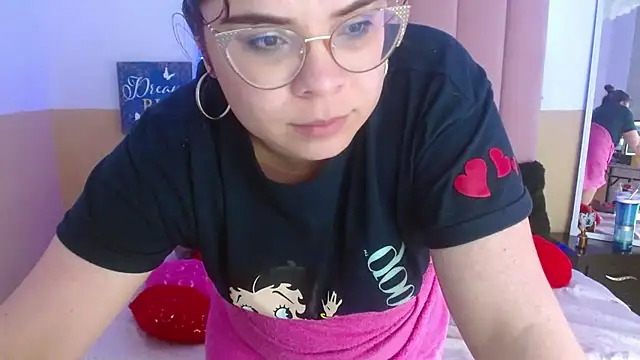 EmmaCoxx online show from March 13, 7:20 am