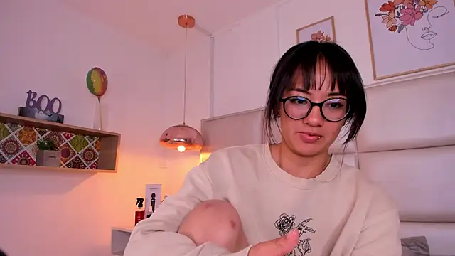 Snapshot of Aily_Yozuko chatting on December 11, 9:41 am Aily Yozuko online show from December 11, 9:41 am