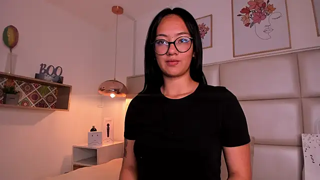 Snapshot of Aily_Yozuko chatting on February 1, 7:15 am Aily Yozuko online show from February 1, 7:15 am