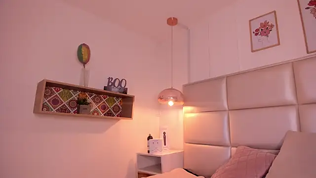 Snapshot of Aily_Yozuko chatting on February 4, 9:17 am Aily Yozuko online show from February 4, 9:17 am