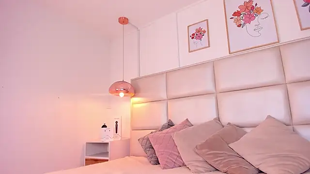 Snapshot of Aily_Yozuko chatting on February 18, 2:38 am Aily Yozuko online show from February 18, 2:38 am