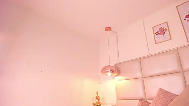 Snapshot of Aily_Yozuko chatting on March 6, 2:51 am Aily Yozuko online show from March 6, 2:51 am