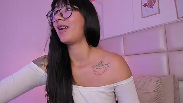 Snapshot of Aily_Yozuko chatting on March 20, 7:03 am Aily Yozuko online show from March 20, 7:03 am