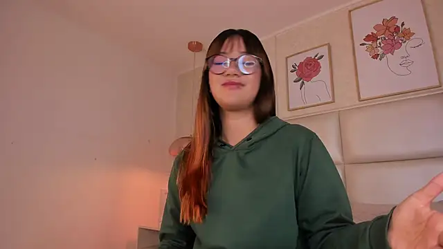 Snapshot of Aily_Yozuko chatting on October 17, 2:48 am Aily Yozuko online show from October 17, 2:48 am