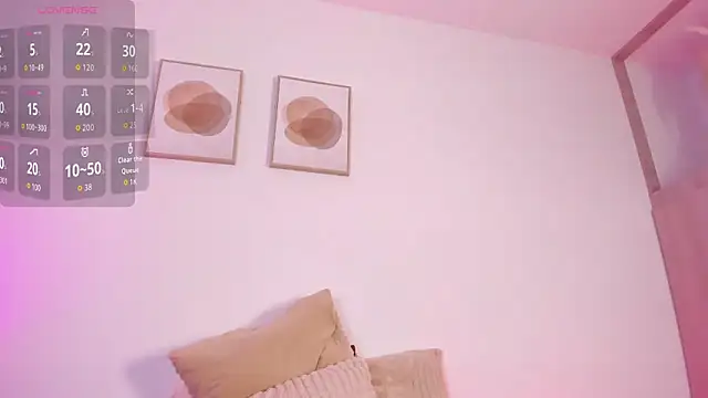 Snapshot of Mia_222 chatting on May 6, 11:15 am Mia 222 online show from May 6, 11:15 am