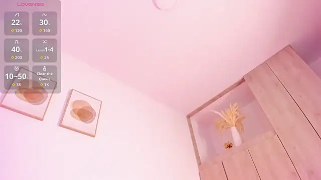 Snapshot of Mia_222 chatting on May 23, 10:52 am Mia 222 online show from May 23, 10:52 am