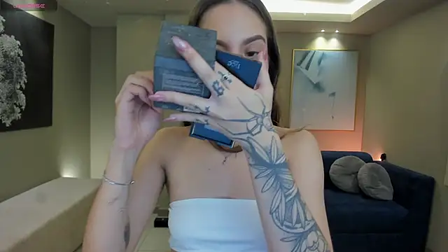 Snapshot of MarianneLane chatting on February 11, 7:30 pm MarianneLane online show from February 11, 7:30 pm