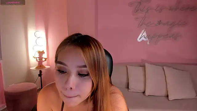 CarolineGraceX online show from December 21, 3:25 am