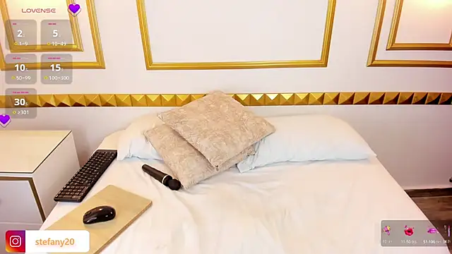 amor smith  online show from March 8, 9:06 am