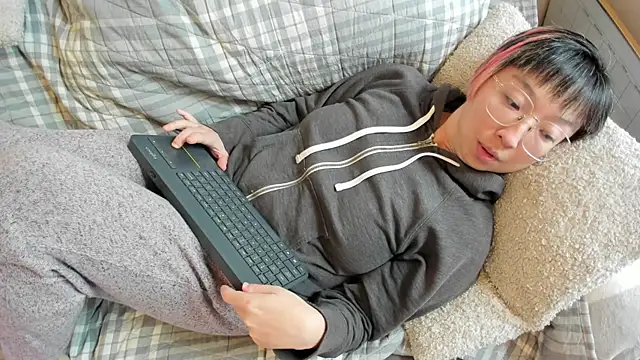 luxgray online show from October 14, 6:31 pm