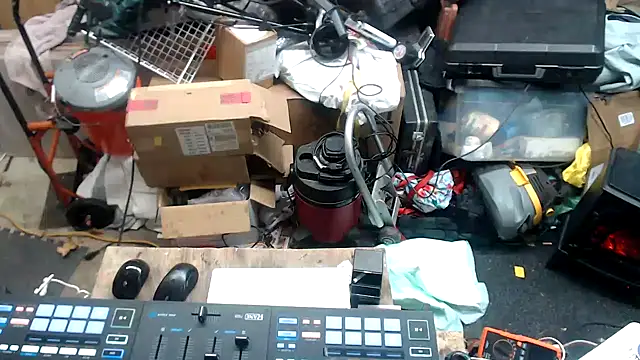 tongueispowerr6d9 online show from December 9, 8:22 am