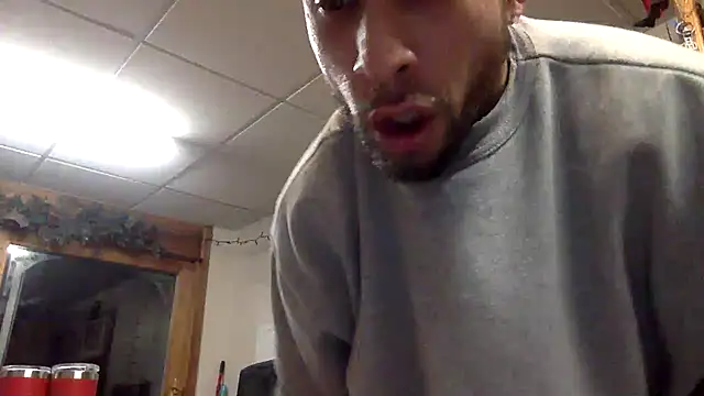 tongueispowerr6d9 online show from December 30, 4:42 am