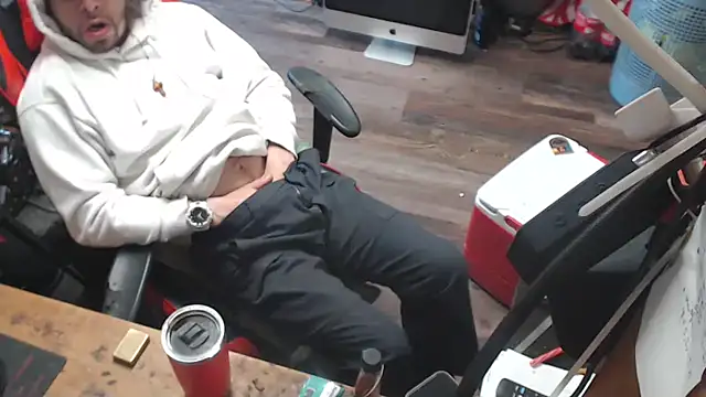 tongueispowerr6d9 online show from April 12, 10:48 pm