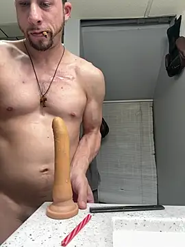 Snapshot of tongueispowerr6d9 chatting on April 14, 4:29 am tongueispowerr6d9 online show from April 14, 4:29 am