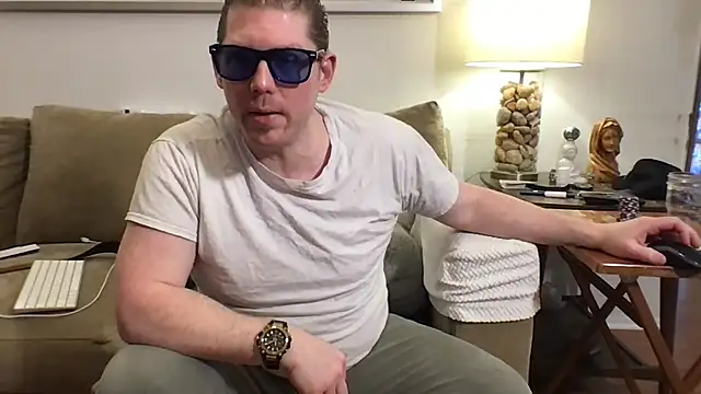 Snapshot of Rock_Pierce chatting on April 1, 3:09 pm Rock Pierce online show from April 1, 3:09 pm