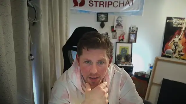 Snapshot of Rock_Pierce chatting on April 7, 4:40 pm Rock Pierce online show from April 7, 4:40 pm