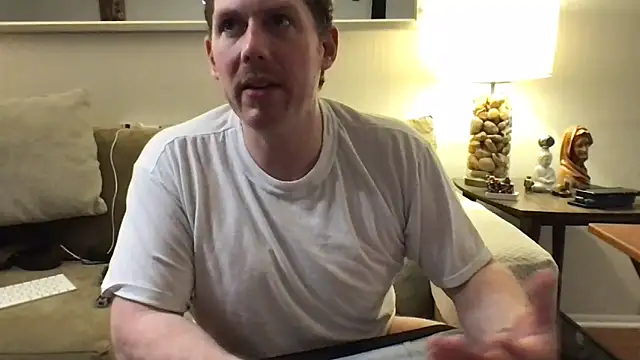 Snapshot of Rock_Pierce chatting on April 18, 7:58 pm Rock Pierce online show from April 18, 7:58 pm