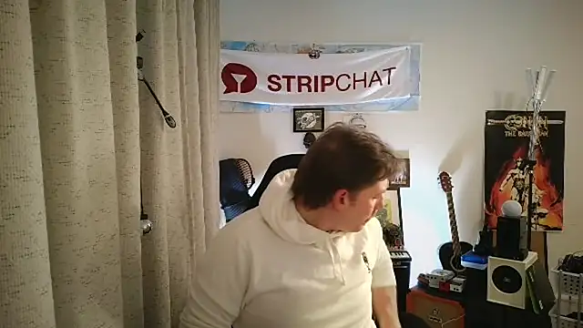 Snapshot of Rock_Pierce chatting on May 6, 12:10 pm Rock Pierce online show from May 6, 12:10 pm