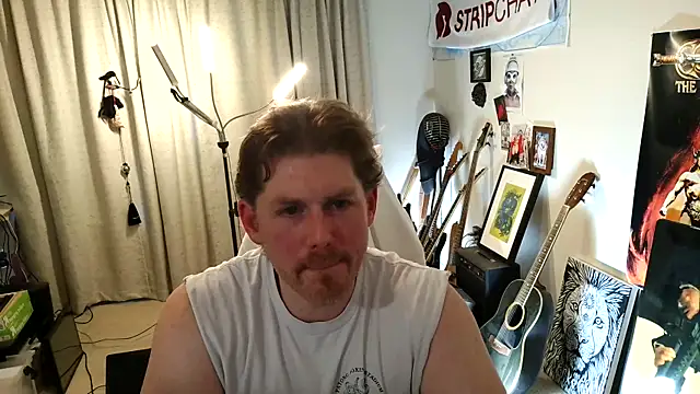 Snapshot of Rock_Pierce chatting on May 26, 7:32 pm Rock Pierce online show from May 26, 7:32 pm