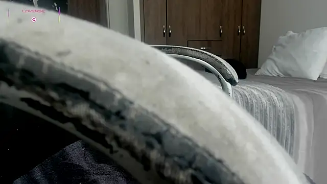 Snapshot of Im_coco chatting on November 15, 1:40 pm Im coco online show from November 15, 1:40 pm