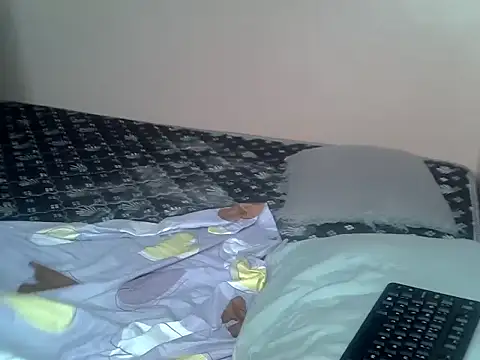 Snapshot of sweet_rozie chatting on April 5, 5:37 am sweet rozie online show from April 5, 5:37 am
