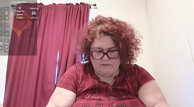 Snapshot of EmberCum chatting on February 8, 9:25 pm EmberCum online show from February 8, 9:25 pm