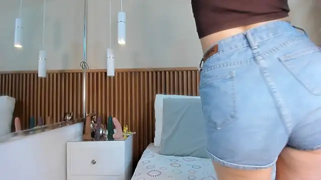 emmy lander online show from November 9, 2:04 pm