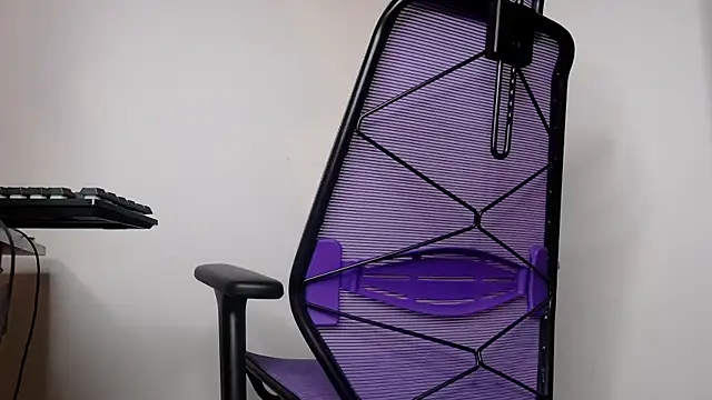 Snapshot of alex_connorr chatting on December 18, 11:33 pm alex connorr online show from December 18, 11:33 pm