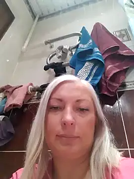 Snapshot of cutecatXXX chatting on December 6, 8:51 pm cutecatXXX online show from December 6, 8:51 pm