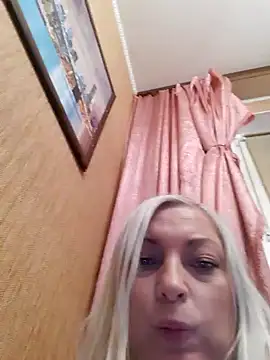 Snapshot of cutecatXXX chatting on December 20, 9:50 pm cutecatXXX online show from December 20, 9:50 pm