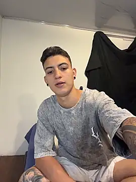 aliensexy online show from May 19, 4:30 am