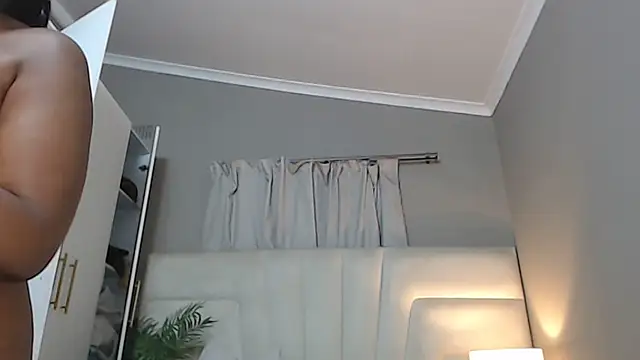 naughtyblackdolie online show from September 24, 2:59 am