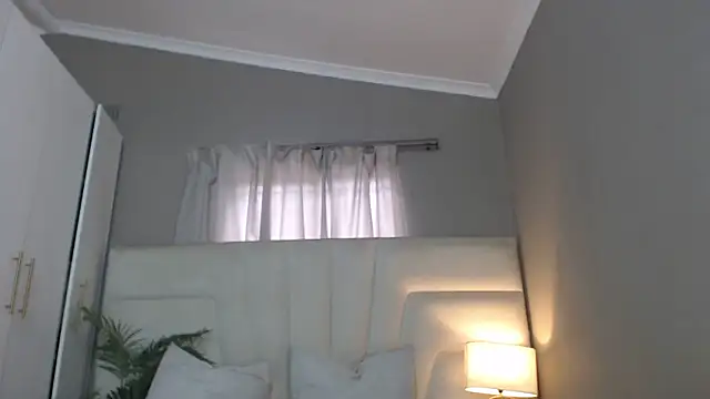 naughtyblackdolie online show from January 18, 9:13 am