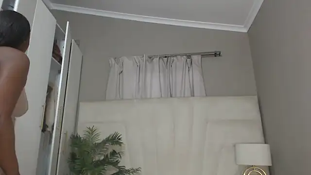 naughtyblackdolie online show from February 5, 3:55 am