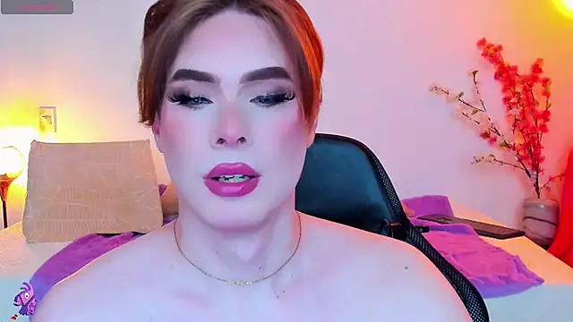 Snapshot of mike_blossom chatting on October 7, 2:14 pm mike blossom online show from October 7, 2:14 pm