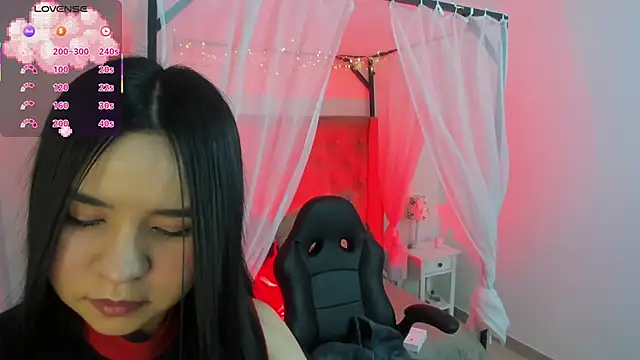 Hanna  Becker  online show from October 17, 3:53 am