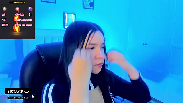 Hanna  Becker  online show from December 19, 12:17 am