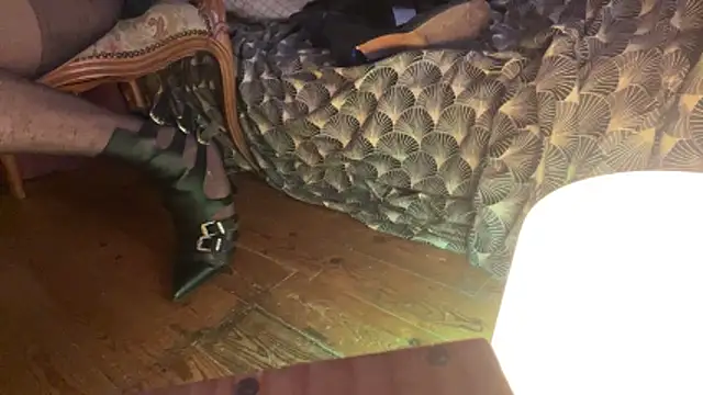 Snapshot of alexheels_boots chatting on December 14, 4:34 pm alexheels boots online show from December 14, 4:34 pm