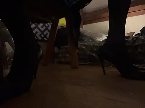 Snapshot of alexheels_boots chatting on March 17, 3:55 am alexheels boots online show from March 17, 3:55 am